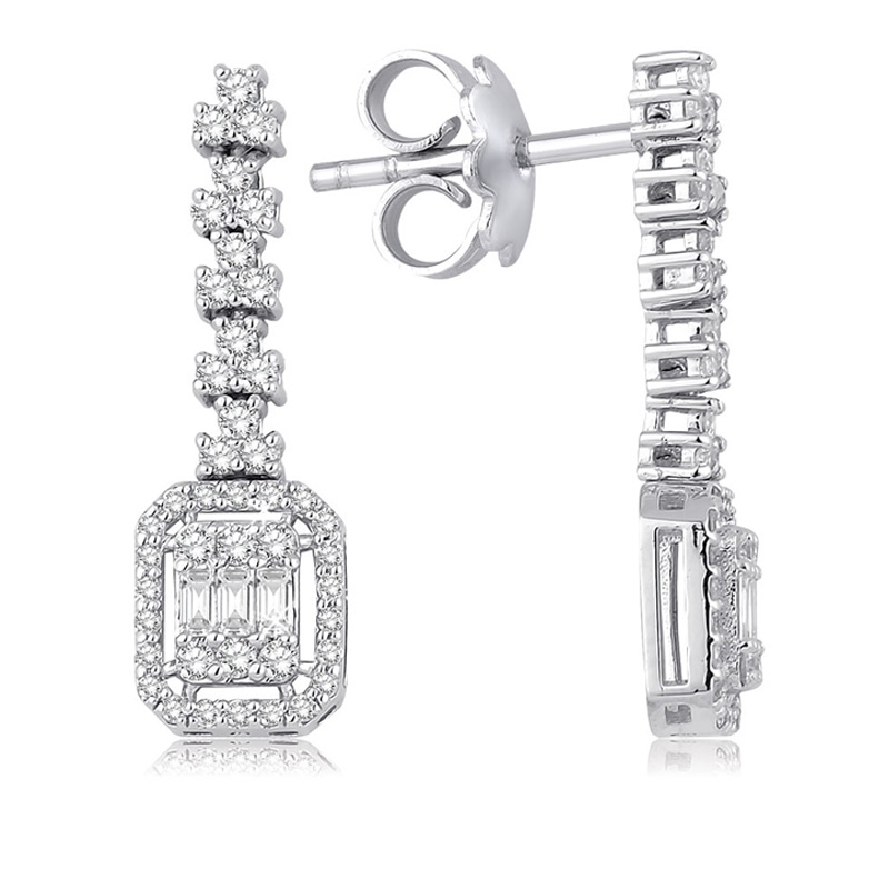 0.91 Karat Pırlanta Baget Küpe