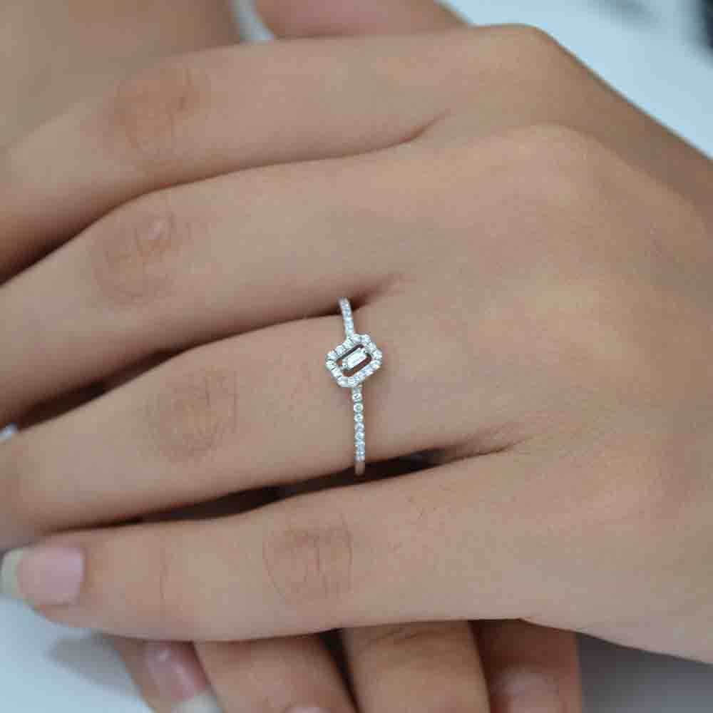 0.15 Karat Pırlanta Baget Yüzük